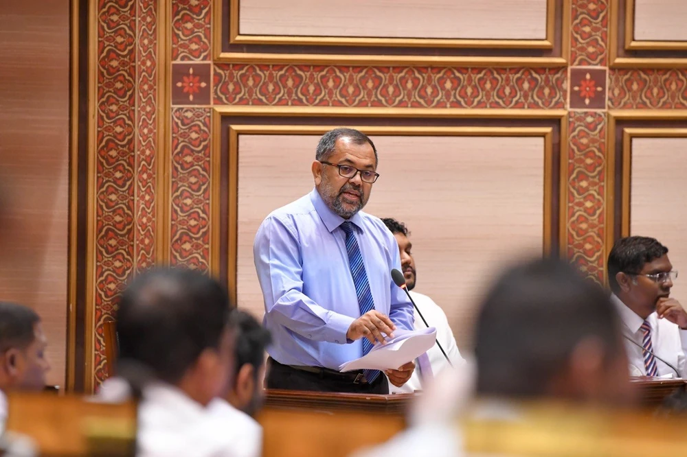 photo for އޮމާން މަގު މެދުވެރިކޮށް ތެޔޮ ހޯދުމަކީ ސަރުކާރުން އެޅި ހަރުދަނާ ފިޔަވަޅެއްކަމަށް ފިޗުން ގަބޫލުކުރޭ